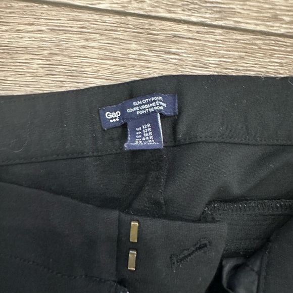 🎄GAP  Slim City Crop Pant Black SZ 12 - Picture 2 of 3